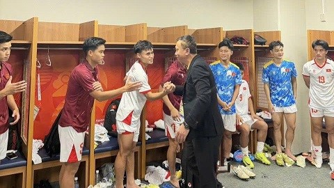 Chủ tịch VFF Trần Quốc Tuấn động viên ĐT nữ Việt Nam và U23 Việt Nam trước thềm tứ kết ASIAD 2026 